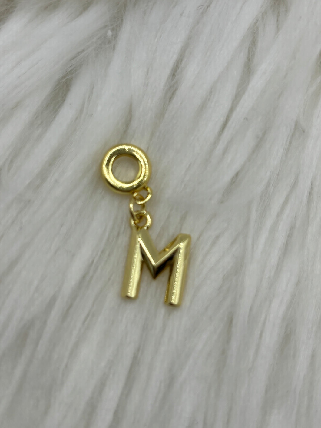 Charms para pulsera letra M